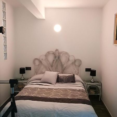 One Bedroom Appartement With Enclosed Garden And Wifi At Lourenza Bagian luar foto